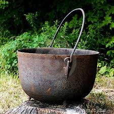 Giant Cast Iron Kettle My Troop Used To Have One Of These Awesome Cast Iron Cleaning Cast Iron Kettle How To Remove Rust