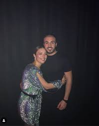 Peker, şüpheli bir şekilde yaşamını yitiren yeldana kaharman'ı örnek göstererek mola'ya açılan dava için insanlığın ve vicdanın bittiği andır. Mustafa Aksakalli Ile Ask Yasayan Ezgi Mola Ates Puskurdu Magazin Haberleri Sipsak Haberleri