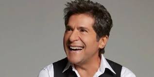 Daniel celebra 40 anos de carreira com show hoje em Uberaba no CDL Hall