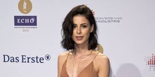 See all the stars (and their outfits!) at coachella this year. Lena Meyer Landrut Mager Look Bei Coachella Desired De