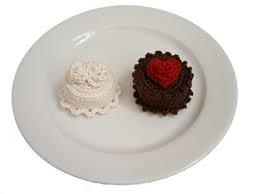 A Moment On The Lips A Lifetime On The Hips Meme Cakes Crochet Cake Sachets Crochet Cake Crochet Food Cake