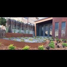 Visit our gallery for examples of how metal landscape edging is being used in gardens and lawns. Garden Edging Planters Iron Bark Metal Design