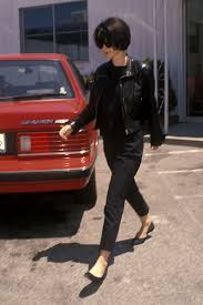 A '90s rebel grows up. Fall Inspiration 90s Winona Ryder How To Look Like Winona Ryder