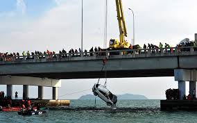 Maybe you would like to learn more about one of these? Mayat Dijumpai Dalam Suv Ditarik Dari Laut Ke Jambatan Pulau Pinang Free Malaysia Today Fmt