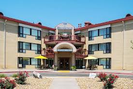 Brookdale Lowry Assisted Living And Memory Care In Denver Co Assisted Living Memory Care Senior Living Communities