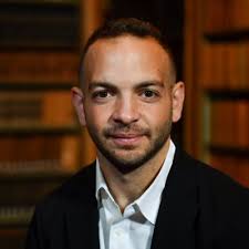 Journalist Evan Ratliff cloned his voice with AI and had it talk to  scammers, therapists, business partners, friends, and even his kids.