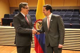 Ocampo llegó a este cargo, luego de desempeñarse como editor económico en. Ministerio De Tecnologias Posesiono A Jose Jorge Dangond Como Gerente De Rtvc Rcn Radio