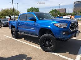 2018 toyota tacoma chopped for 33's with 3 kings lift, getting the perfect fitment with 33's!! 2017 Toyota Tacoma Wheel Offset Aggressive 1 Outside Fender Suspension Lift 4 791475 Trailbuilt Off Road