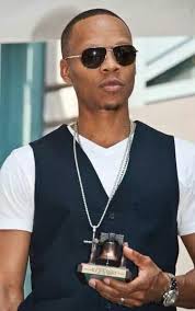 Ronnie Devoe's stylish appearance and fan admiration