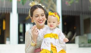 Bumil terlihat sehat di usia kehamilan 11 minggu. Baby Claire Disebut Dibully Karena Kesalahan Orangtua Shandy Aulia Meradang Balas Menohok