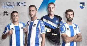 Scritto da redazione 9 settembre 2020. Pescara Calcio 17 18 Trikots Enthullt Nur Fussball