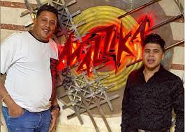 ويظهر في الفيديو عمر كمال وحمو بيكا وهم يستمعان إلى أغنيتهما فيما ترقص بجوارها الراقصة البرازيلية لورديانا، دون أن يتم الكشف عن موعد طرح الأغنية بشكل رسمي. ÙÙŠØ¯ÙŠÙˆ Ø¹Ù…Ø± ÙƒÙ…Ø§Ù„ ÙŠØ³Ø®Ø± Ù…Ù† Ø­Ù…Ùˆ Ø¨ÙŠÙƒØ§ Ø®Ø¨Ø± ÙÙŠ Ø§Ù„ÙÙ†