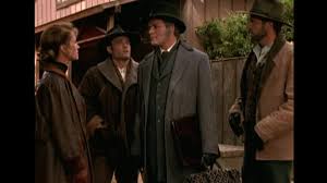 Blessée, belle star sera soignée et recueillie par le docteur quinn qui décide de la garder sous sa responsabilité afin de lui éviter la prison. Replay Docteur Quinn Femme Medecin Saison 4 Episode 21 Du 6ter