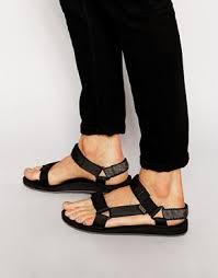 Men S Sandals Flip Flops Teva Sandals Outfit Mens Footwear Trends Mens Sandals