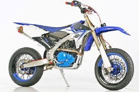 Modif dari motor yamaha scorpio tangki knalpot kustom scorpio via youtube.com. Modifikasi Yamaha Scorpio Supermoto Penakluk Papua Gridoto Com