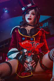 Self] Borderlands - Mad Moxxi cosplay by Ri Care : rcosplay