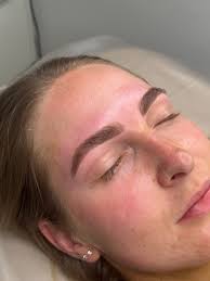 Full thick brows✨🖤 We love a signature brow treatment, using hybrid tint  to gain the bolder look! Leaving your brows lounging fresher for longer 🫧  📍South Wales, Newport #brows #browgame #HDBrows #Browgoals #