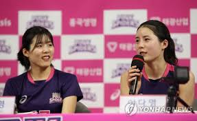 이재영 이다영 자매에게 학교 폭력을 당했다고 주장한 피해자 a씨는 이날 한 온라인 커뮤니티에 학폭. í•™í­ ë…¼ëž€ ë°°êµ¬ ì„ ìˆ˜ ì´ìž¬ì˜ ì´ë‹¤ì˜ ê·¼í™©ì€ ë³µê·€ ì¤€ë¹„ ë„¤ì´íŠ¸ ìŠ¤í¬ì¸ 