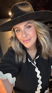 Say “shop” and I’ll send ya the details for this Amazon set!! 😘,  https://liketk.it/5ehnb #nashvilleinfluencer #countrymusic