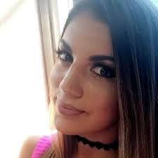 Lisa Maresca's Instagram, Twitter & Facebook