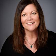 Heidi Hogan's Instagram, Twitter & Facebook