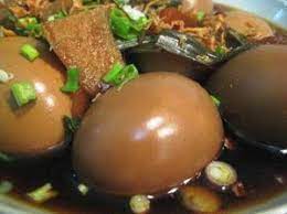 Selain rasanya yang enak dan lezat, menu semur tahu telur ini bisa tuang 1/2 gelas air ke dalam tumisan, lalu tambahkan gula merah yang telah disisir, kecap manis, garam dan lada bubuk. Resep Semur Telur Enak Resep Masakan 4