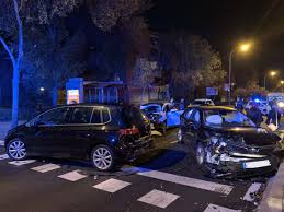 Maybe you would like to learn more about one of these? Ultima Hora Un Aparatoso Accidente Se Ha Producido En La Avenida De Andalucia Entre Tres Vehiculos En Madrid
