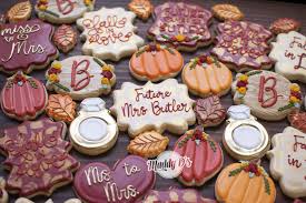 Royal Icing Cookies Decorated Cookies Sugar Cookies Gourmet Cookies Maddy Ds Royal Wedding Shower Cookies Bridal Shower Cookies Wedding Cookies Decorated