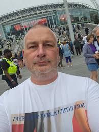 OK, calling all Bruce Springsteen Fans, come down now to downtown Park,  also known as rock park, next to the Marilyn Monroe statue, and across the  street from the Palm springs, art
