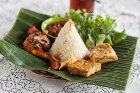 Pertama, duo bikin laper ini mencicipi semangkuk hangat coto makassar. Nasi Liwet Ayam Bakar Indonesian Food Stock Photo Picture And Royalty Free Image Image 145400894