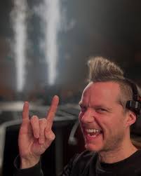 Here is is folks! My debut single of 'Long Day!' Link in bio! Thank you to  all of you that contributed to this project and believed in me! My thanks  and gratitude