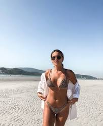Mafalda martins da silva luís de castro (mafalda luís de castro or just mafalda de castro for short) is a portuguese actress who acts out on portuguese television programs that air on tvi and a few on sic. Acabou O Misterio Mafalda Castro Mostra Se Com O Seu Novo Amor Nacional Flash