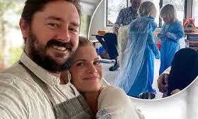 Former Home and Away star Bonnie Sveen shares a rare photo of her twin  daughters