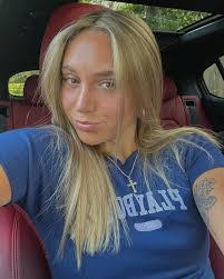 Anna Heinlein's Instagram, Twitter & Facebook