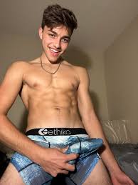 Braden's explicit workout - muscles on display