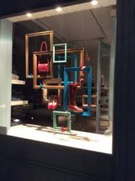 Pin By Line Serup Sorensen On Decoracion Maniquies Window Display Retail Boutique Window Displays Shop Window Design