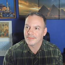 Amazon.com: Familiar and His Alchemist, The: 9781536684797: Jeff Suwak, Neil  Barbour-Scott: ספרים