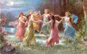 Comunicarea este mediată de o ceată de bărbaţi, în număr impar (vârsta acestora nu este prescrisă) şi care se crede. Ziua In Care Dansul CÄƒlusarilor A Fost Inscris In Patrimoniul Unesco TanchiÈ™tii Invizibili