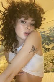 Holly Kirk (hlouisekirk)