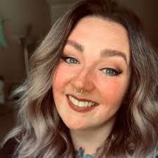 Sandy Towne's Instagram, Twitter & Facebook