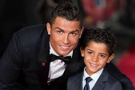 А рождаются они только от связи с женщинами. Krishtianu Ronaldu Mladshij Stal Luchshim Bombardirom Turnira Cristiano Ronaldo Junior Ronaldo Junior Ronaldo Wife