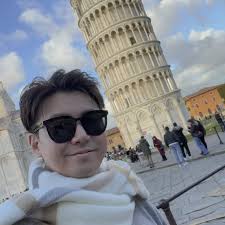 Ronald Tsang (@rongarlicbun) • Threads, Say more