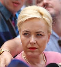 Articole despre remaniere, politist, demisie, jandarmerie, klaus iohannis, protest, viorica dancila, misiune, reactie, mai. Ce MaÈ™inÄƒ Conduce Carmen Dan Ministrul De Interne È™tiri Auto Bild