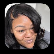 Michelle Gilder's Instagram, Twitter & Facebook