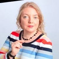 Yvette Farrell's Instagram, Twitter & Facebook