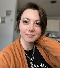 Lisa Camp's Instagram, Twitter & Facebook