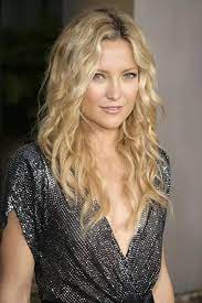 Candice Lane 29 Second Oldest Main Character Up And Coming Actress Dramatic Funny Uses Humor In 2021 Kate Hudson Hair Curly Hair Styles Easy Curly Hair Styles