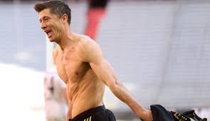 21:47 gmt, jun 23, 2021. Fc Bayern Profikollegen Wahlen Robert Lewandowski Zum Vdv Spieler Der Saison