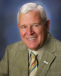 LAKE ELSINORE: City manager's job in jeopardy