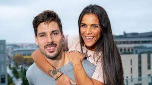 It is estimated her blog reaches 16,000 unique users. Funkyfam Funkygine Funkyfam Shatters All Previous Records